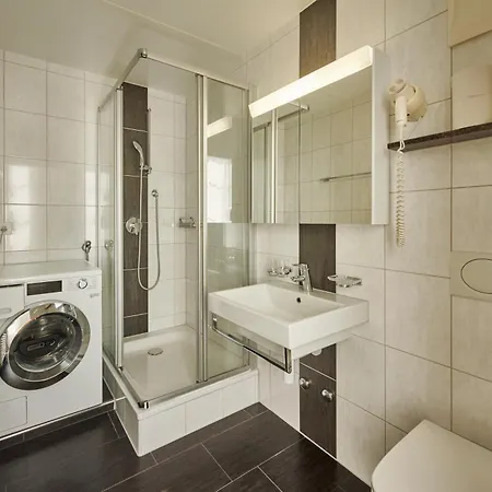 4, Modern Bern, Big Privat Terrace Берн